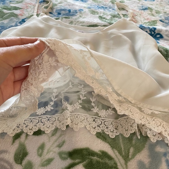 Flowy white lace trim Cami - Picture 3 of 5